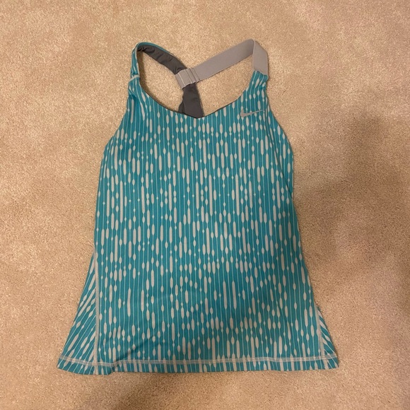 Nike Workout Tank - Picture 2 of 7